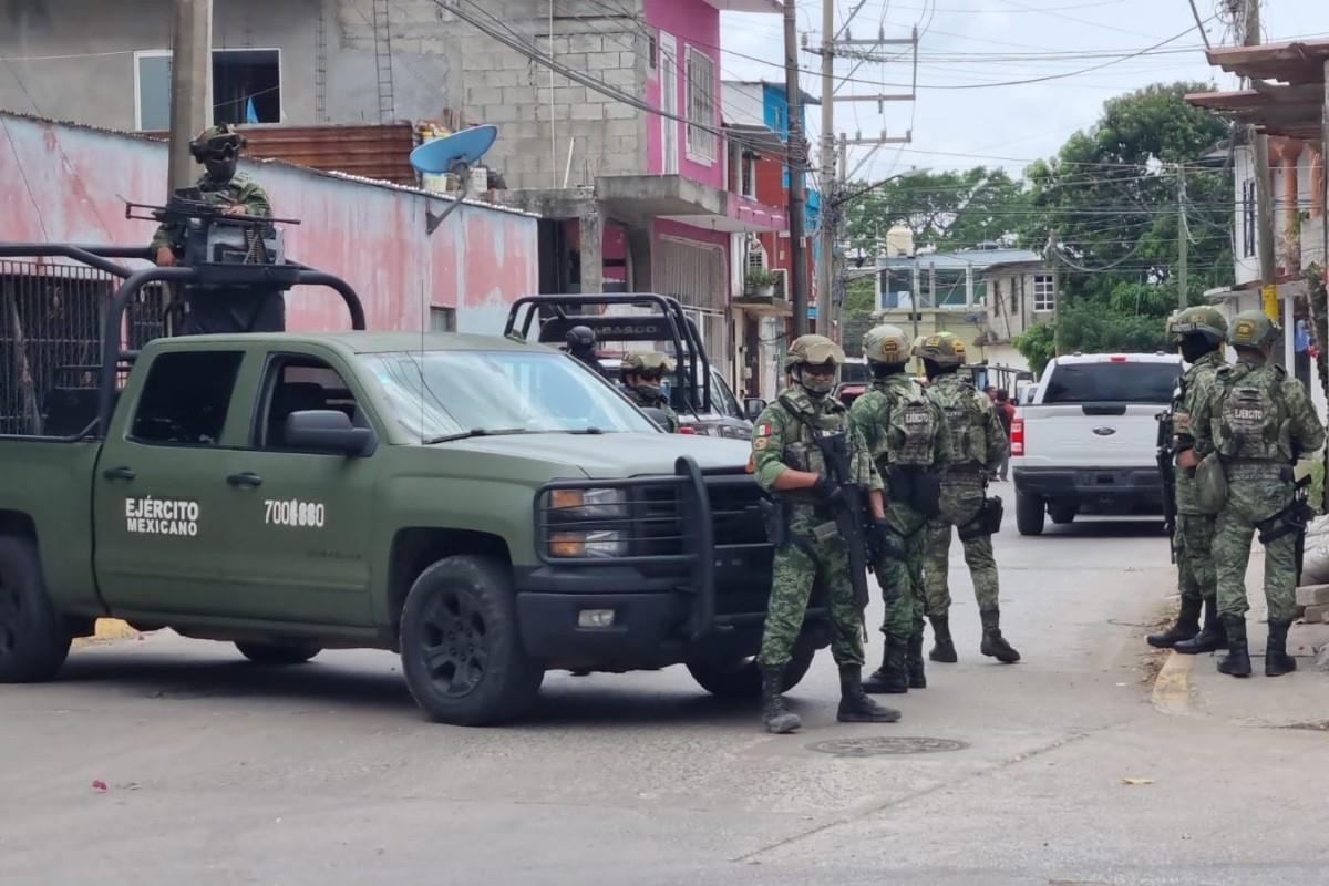 Elementos del Ejército Mexicano ejecutaron un cateo en un inmueble Foto: Armando de la Rosa