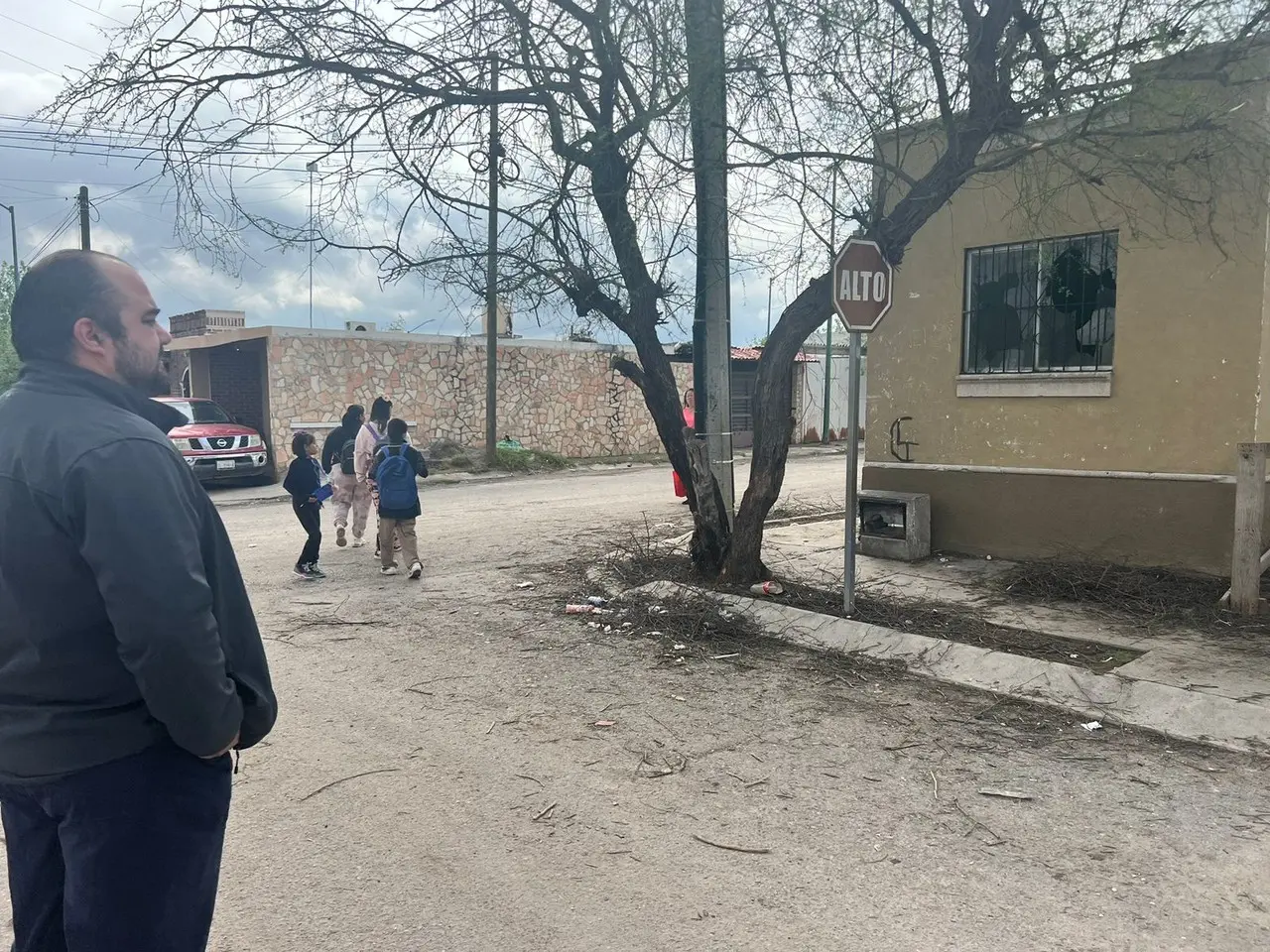 Brinda INFONAVIT apoyo trabajadores de Sabinas por granizada