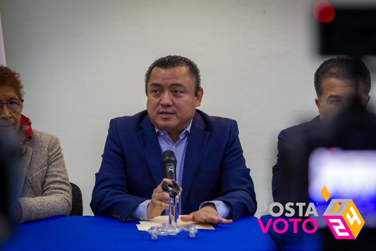 El Coordinador Estatal de la Campaña de Xóchitl Gálvez Ruiz en Veracruz, José de Jesús Mancha Alarcón, dio a conocer quiénes formarán el nuevo equipo de voceros estatales. Foto: Rosalinda Morales / POSTA