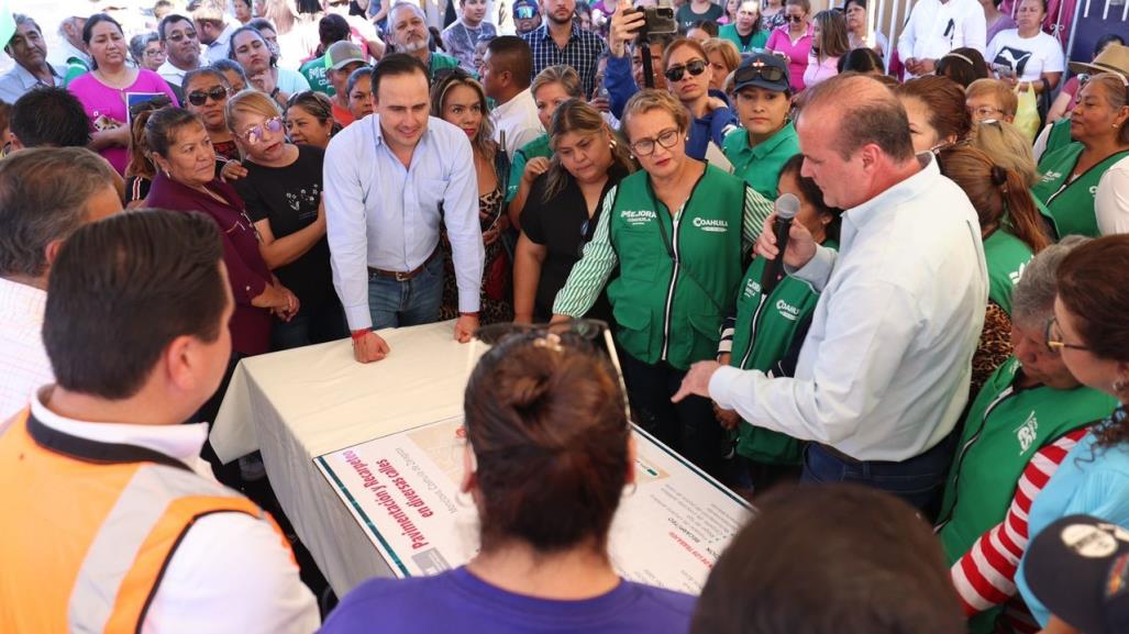 Supervisa Manolo Jiménez obras de pavimentación en Piedras Negras y Monclova