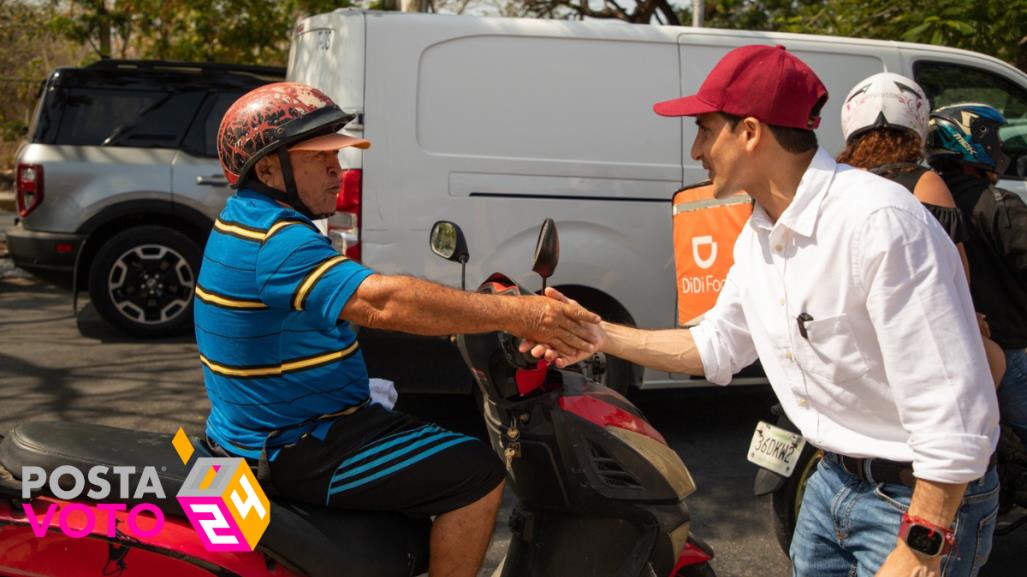 Rommel Pacheco recibe respaldo de vecinos de Macroplaza y Kukulcán