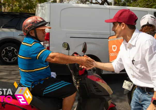Rommel Pacheco recibe respaldo de vecinos de Macroplaza y Kukulcán