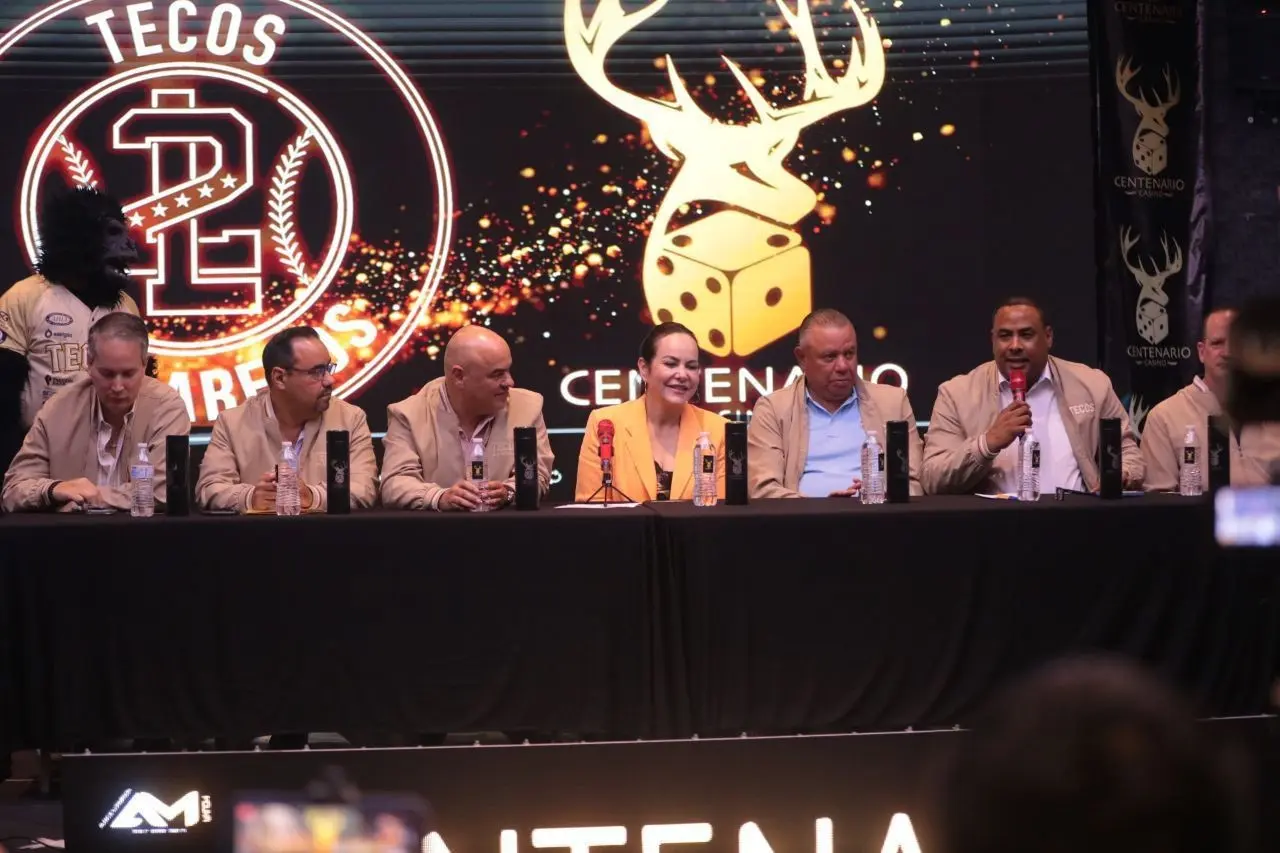 Tecolotes de los Dos Laredos presentan nuevos uniformes