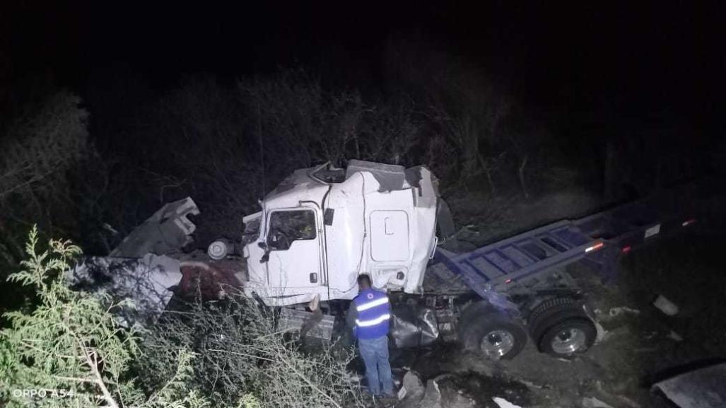 Volcadura de Tractocamión en carretera Tula - Ocampo