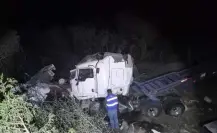 Volcadura de Tractocamión en carretera Tula - Ocampo