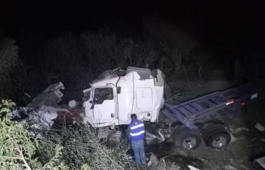 Volcadura de Tractocamión en carretera Tula - Ocampo
