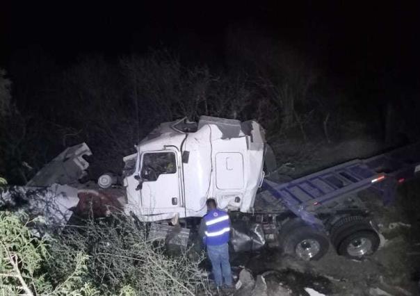Volcadura de Tractocamión en carretera Tula - Ocampo