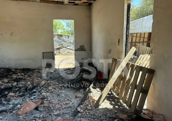 Familias de Escobedo piden apoyo tras perderlo todo en incendio