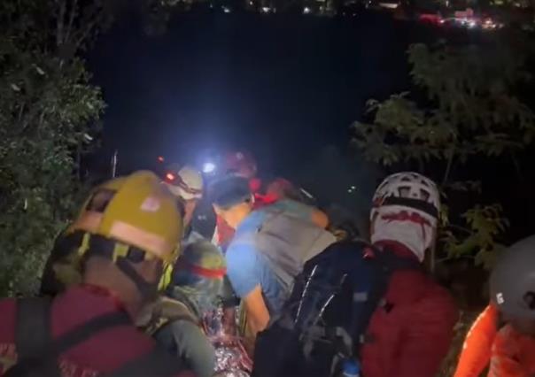 Rescatan a tres jóvenes extraviados en el Cerro del Topo Chico