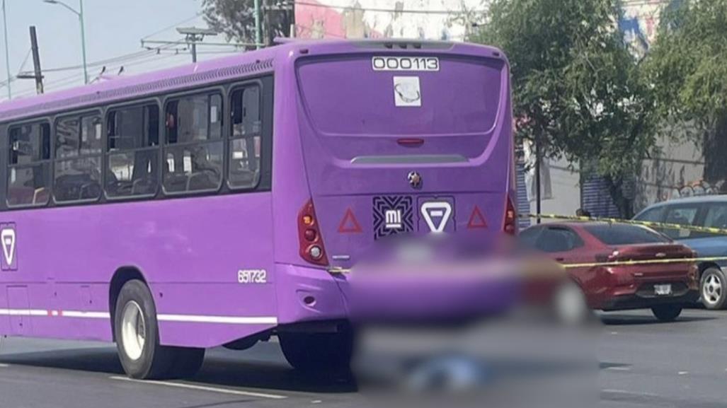 Muere mujer atropellada por unidad de transporte público