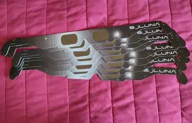 ¿Negocio? Venden por Facebook lentes para eclipse hasta en $150 pesos
