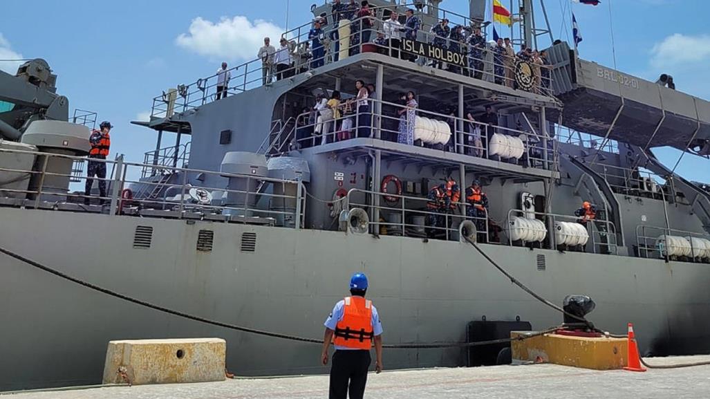 Progreso recibe a mexicanos rescatados de Haití