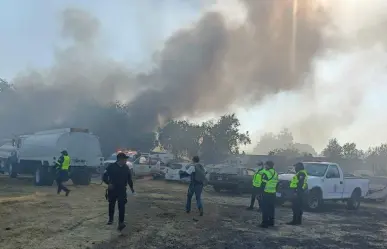 Sofocan incendio en depósito de vehículos en Amecameca