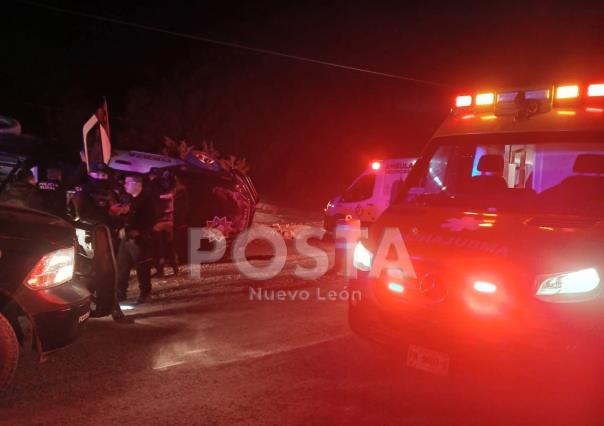 Tres policías resultan lesionados en accidente en Galeana