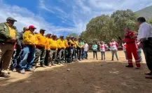 Cruz Roja Mexicana entrega ayuda humanitaria a brigadistas forestales en Edomex