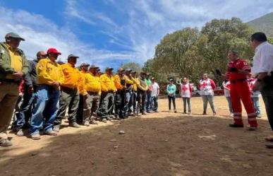 Cruz Roja Mexicana entrega ayuda humanitaria a brigadistas forestales en Edomex