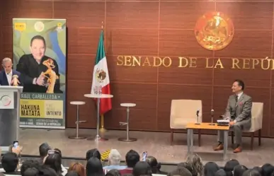 Premia Mancera a Raúl Carballeda en encuentro con estudiantes de “10 por México”