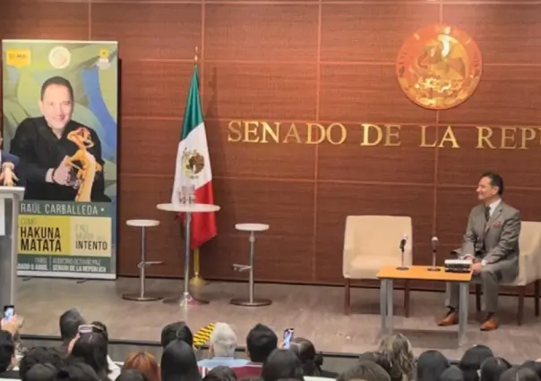 Premia Mancera a Raúl Carballeda en encuentro con estudiantes de “10 por México”