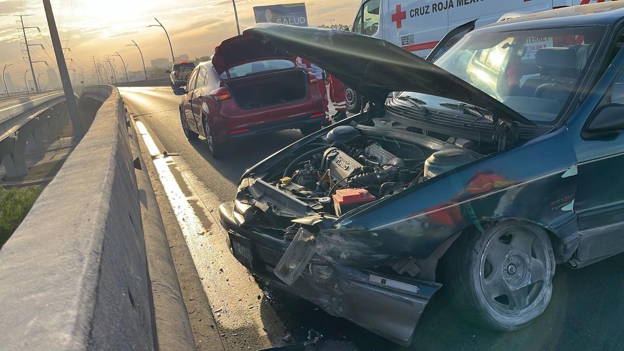 Accidente vial en Santa Catarina: Conductora resulta ilesa tras estrellarse contra muro. Foto. Cortesía