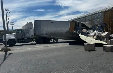 Accidente en Nazario Ortiz y Vitalessio Robles en Saltillo