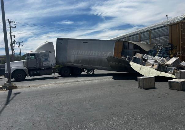 Accidente en Nazario Ortiz y Vitalessio Robles en Saltillo