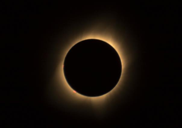 ¿No alcanzaste lentes para el eclipse? Aquí te decimos donde encontrarlos