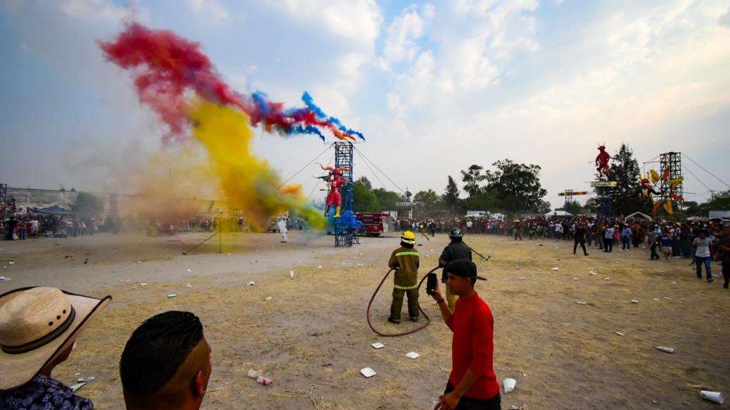 Piden cuidar la quema de pirotecnia en fiestas patronales para evitar incendios