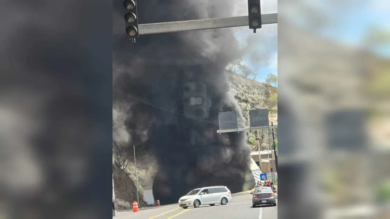 Suman 3 muertos por accidente en el túnel El Carrizo de la Supercarretera