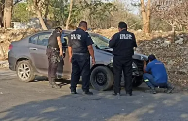 Trágico inicio de semana: joven muere tras chocar su auto contra un poste