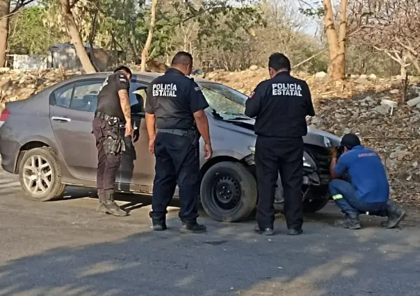 Trágico inicio de semana: joven muere tras chocar su auto contra un poste