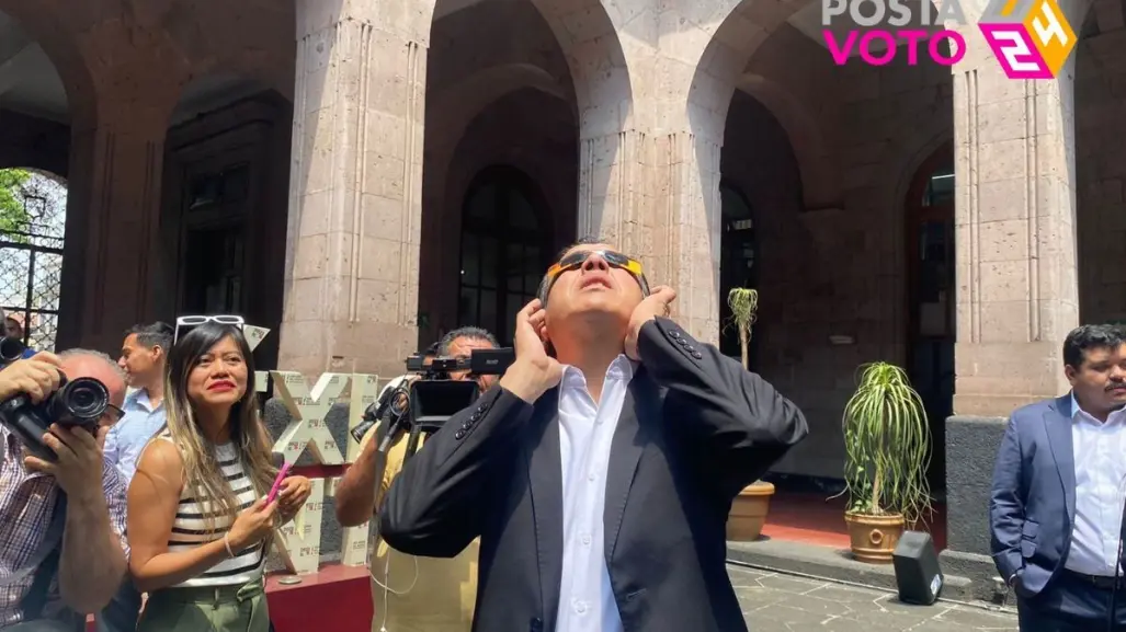 Suspende el gobernador de Veracruz conferencia para ver el #EclipseSolar2024