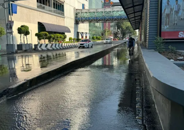 ¡Lo que el agua se llevó! Fuga rompe pavimento en Cuauhtémoc