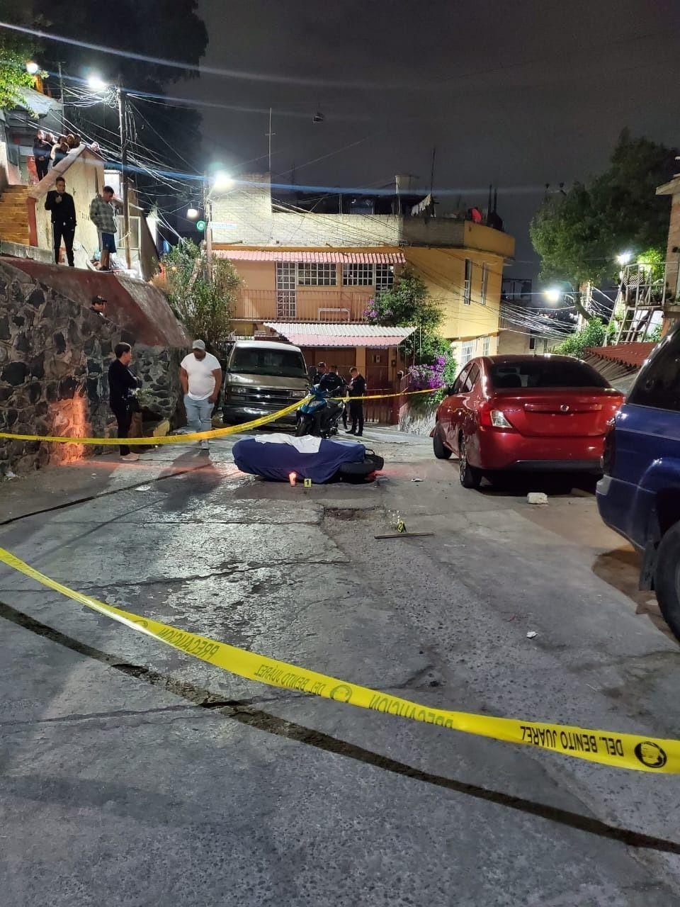 Muere motociclista por aparente ajuste de cuentas en Álvaro Obregón