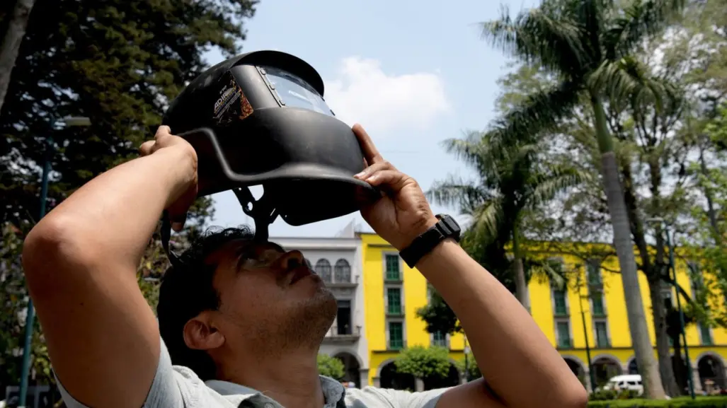 Museo Kana en Xalapa recibe a cientos de personas para ver el #EclipseSolar2024