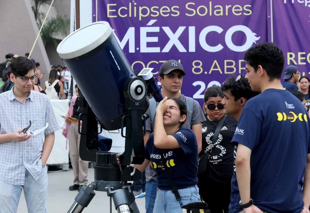 Explanada de Ciudad Universitaria: escenario del eclipse de Sol