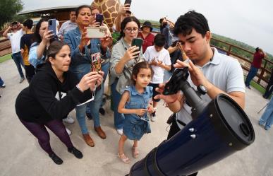 Disfrutan de eclipse en el Zoológico de Nuevo Laredo