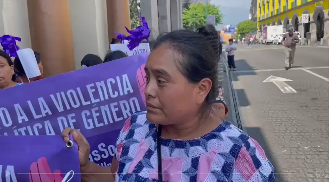 Desconocen algunas personas motivo de la marcha en Xalapa Foto: Rosalinda Morales