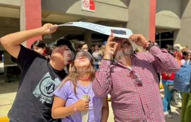 ¡Memorable! Viajan a La Paz desde Francia para ver el eclipse de Sol