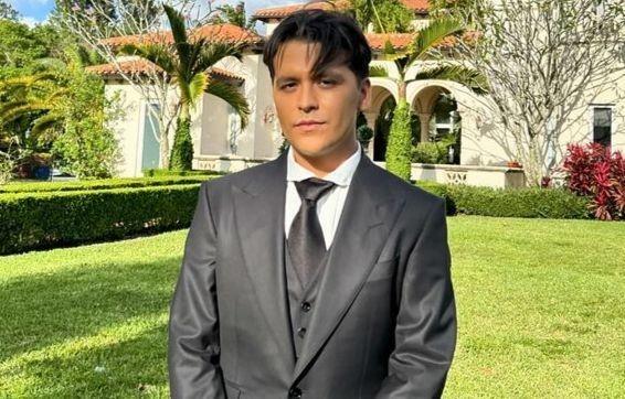 Christian Nodal sorprende en redes sociales sin tatuajes en su rostro Foto: Instagram