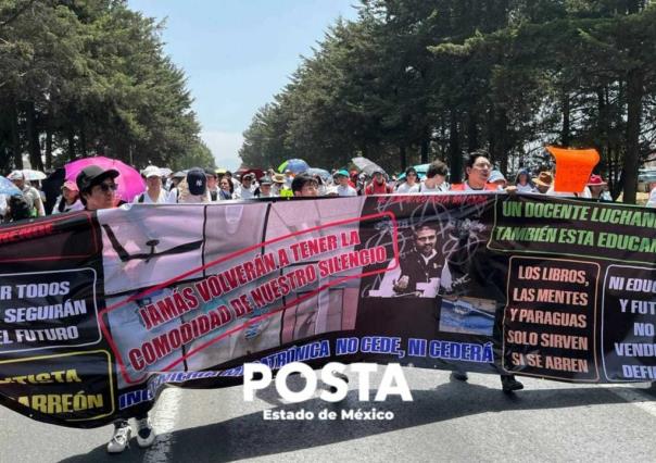 Marchan...otra vez estudiantes y docentes del Tec de Toluca (VIDEO)