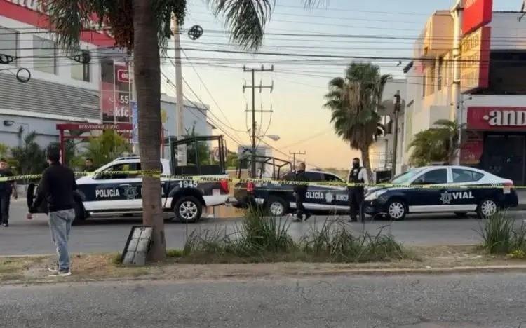 En las inmediaciones de la carretera Alpuyeca- Jojutla, a la altura de la Pintora, Xoxocotla, levantaron tres victimas mortales, dos hombres y una mujer. Foto: Debate.