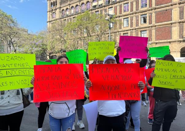 Habitantes de Veracruz acusan robo de identidad, protestan en la SCJN