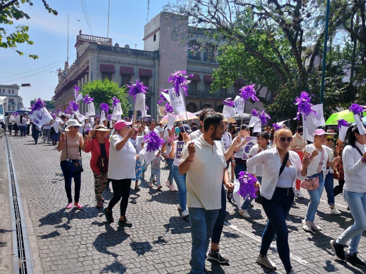 Marcha de mujeres por presunta violación de género de Rocío Nahle Foto: Rosalinda Morales