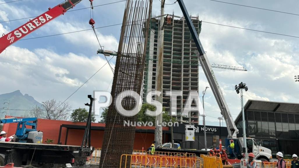 Reportan supuesto colapso de columna en construcción del metro en Monterrey