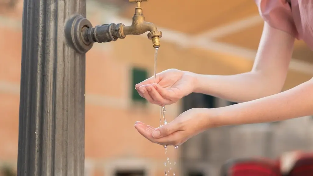 ¿Cómo identificar si el agua de tu casa es contaminada?