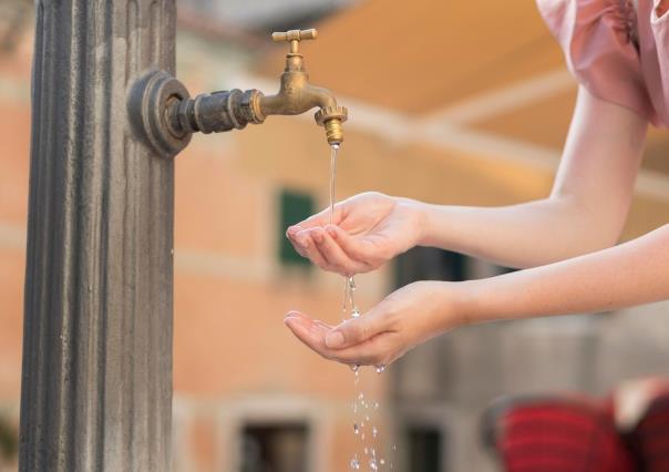 ¿Cómo identificar si el agua de tu casa es contaminada?