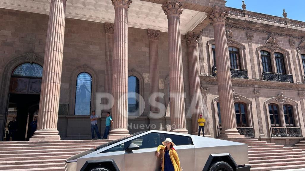 Desean turistas de Ciudad de México una Cybertruck de Tesla