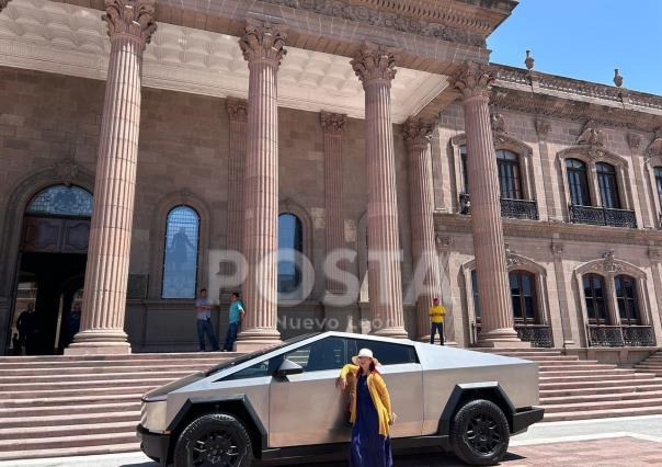 Desean turistas de Ciudad de México una Cybertruck de Tesla