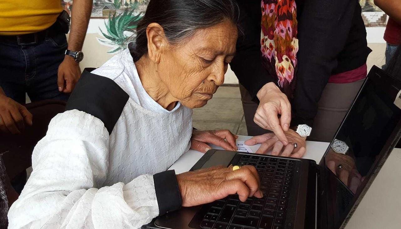 Ciberseguridad para adultos mayores en el Estado de México. Foto: sdsnmexico