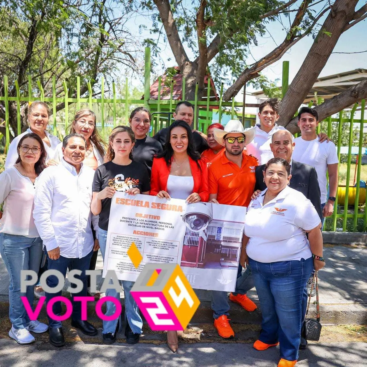 Se reúne la emecista Alejandra Morales con padres de familia, los directivos y maestros en San Nicolás. Foto: Armando Galicia